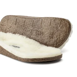 Shop Birkenstock Kids Lammeskind Fodseng Zermatt Sandshell/Creme